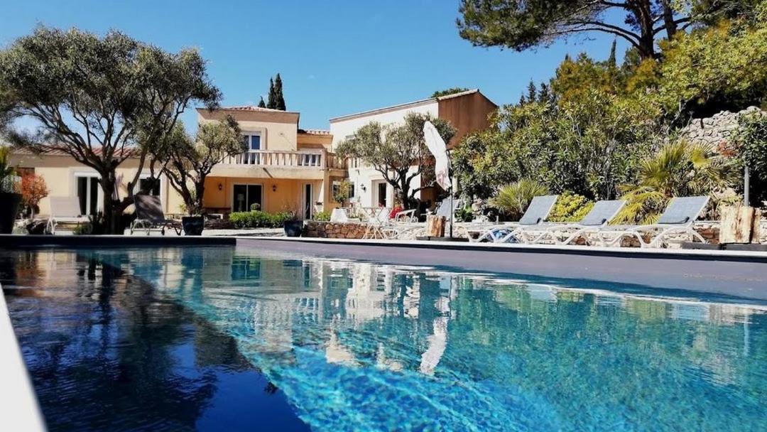 Castel'Lodge Le Beausset Exterior photo