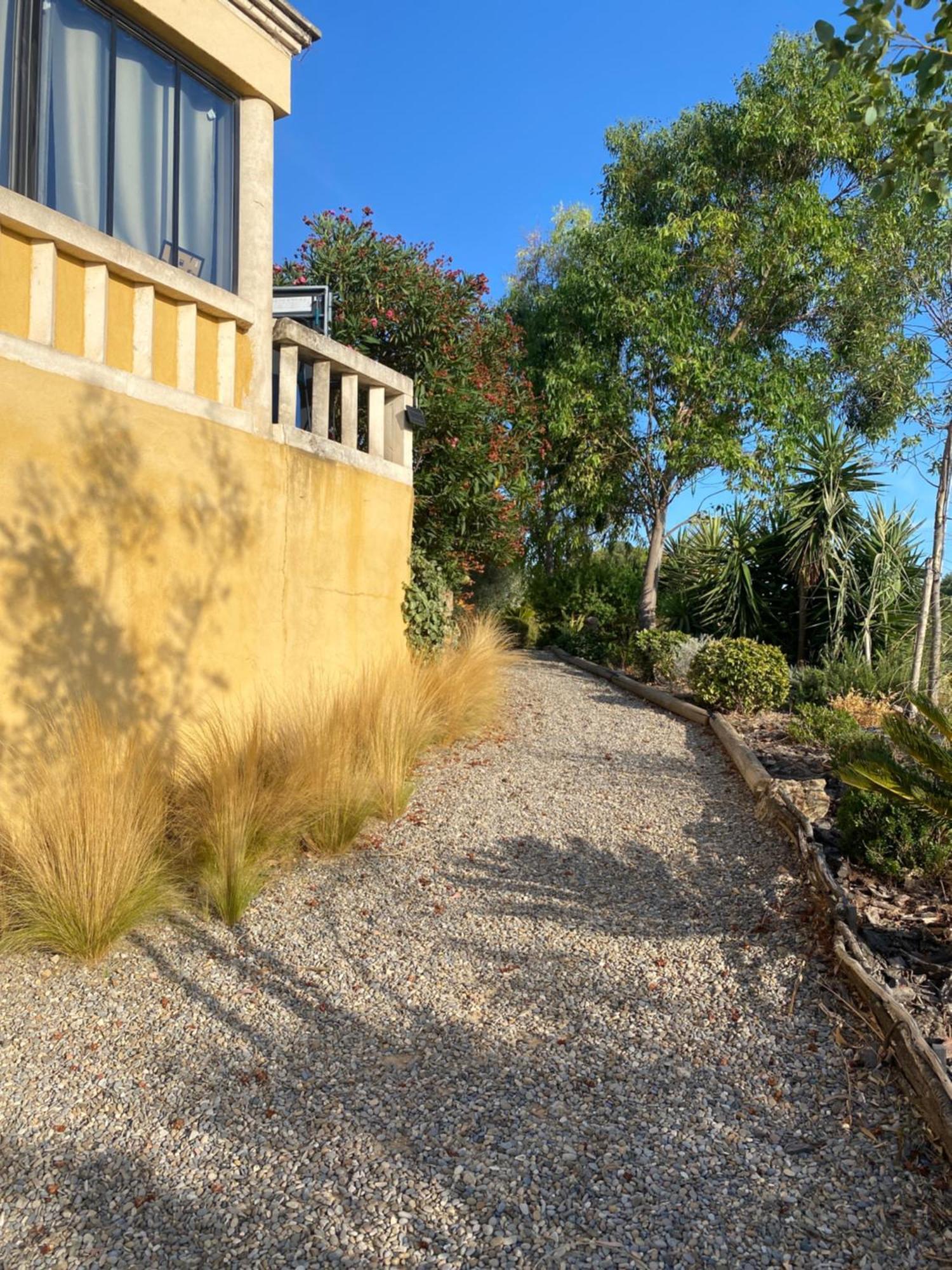 Castel'Lodge Le Beausset Exterior photo